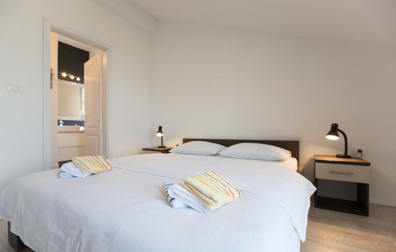 Relaxing Whole Top Floor Apartment By The Sea Zaboric Esterno foto