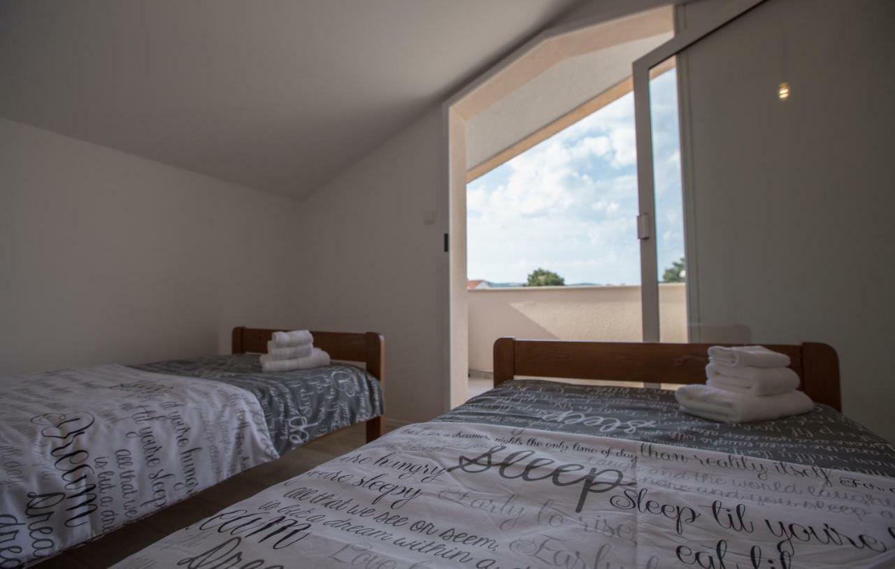 Relaxing Whole Top Floor Apartment By The Sea Zaboric Esterno foto