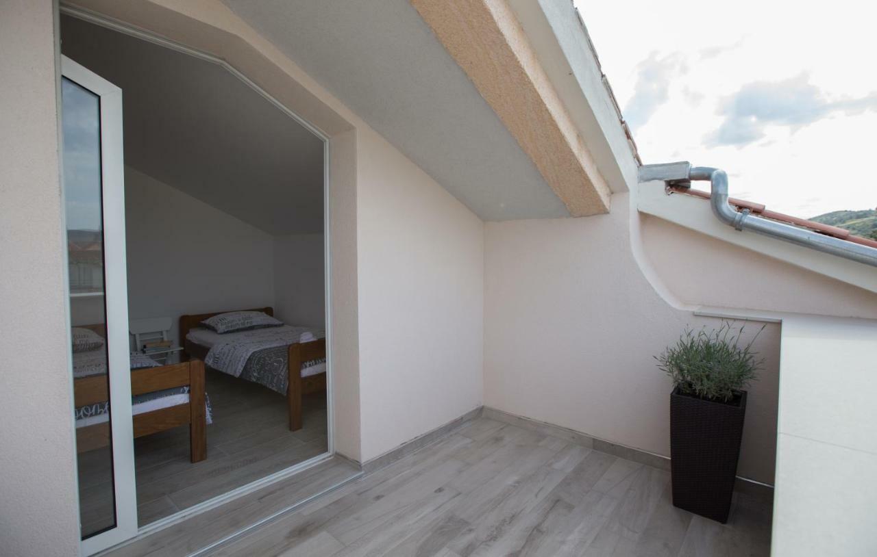 Relaxing Whole Top Floor Apartment By The Sea Zaboric Esterno foto