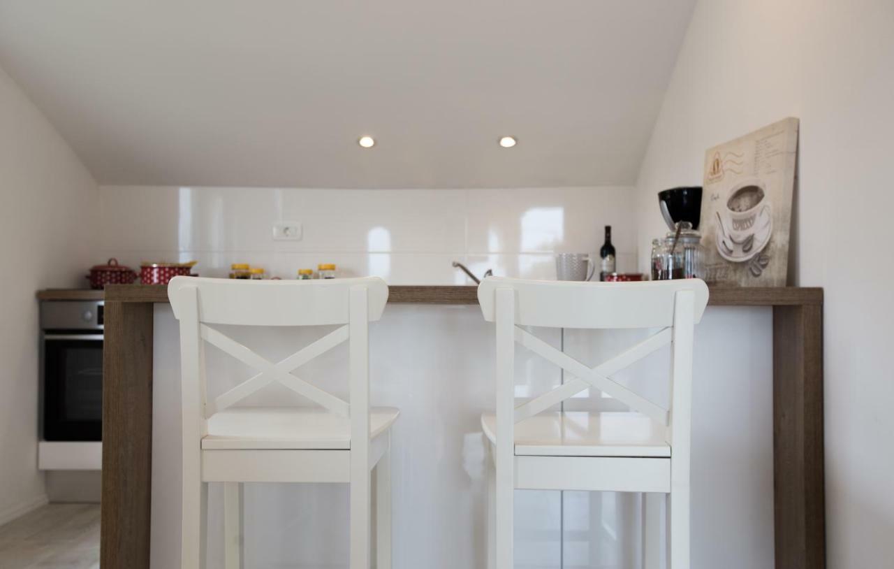 Relaxing Whole Top Floor Apartment By The Sea Zaboric Esterno foto